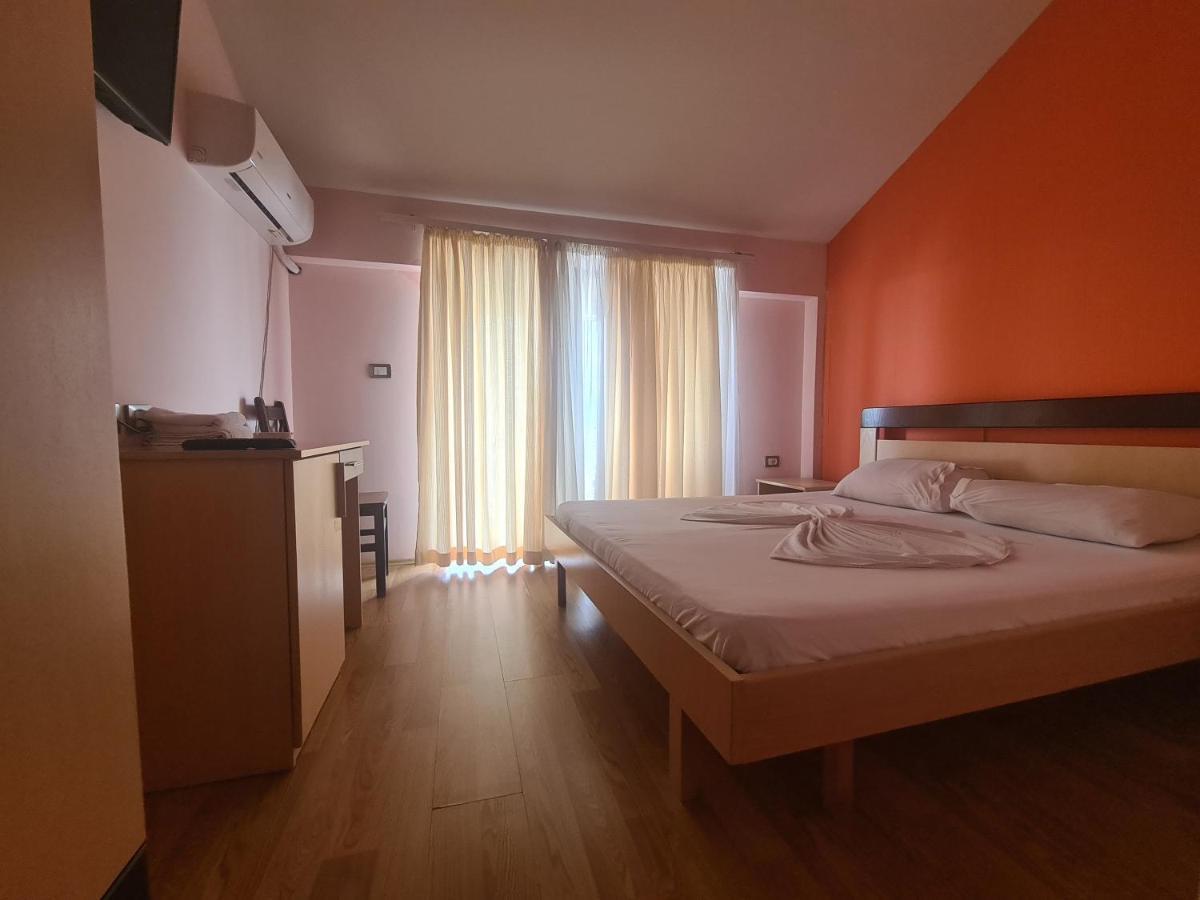 Hotel Kukesi Lini 外观 照片