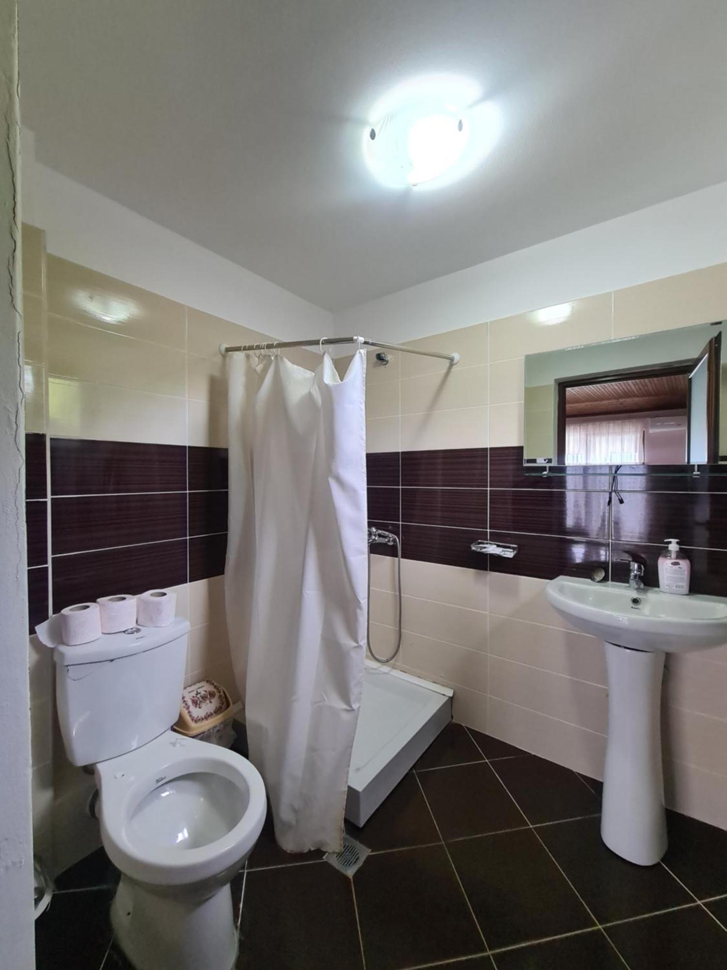 Hotel Kukesi Lini 外观 照片
